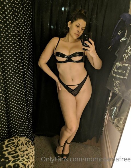 momotamafree étoile nue images