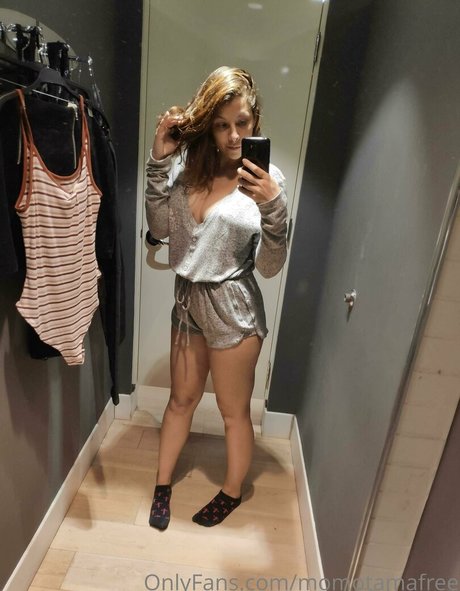 momotamafree étoile chaude img