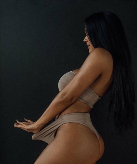 Sarah Love MacDonald modèle artistique images