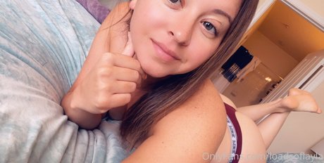 LoadsofLayla art de star du porno img