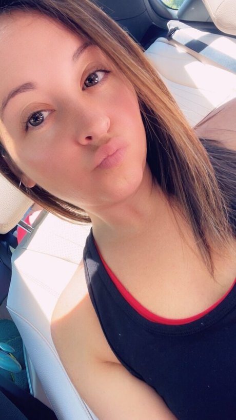 LoadsofLayla actrice nue galeries