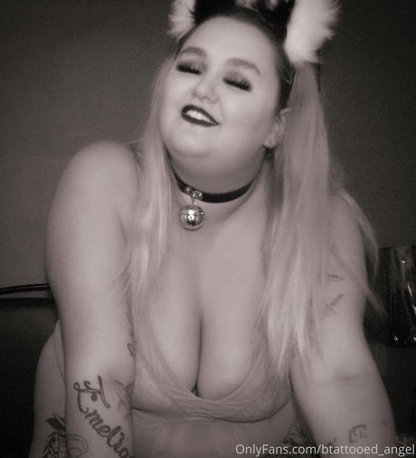 btattooed angel star érotique galerie