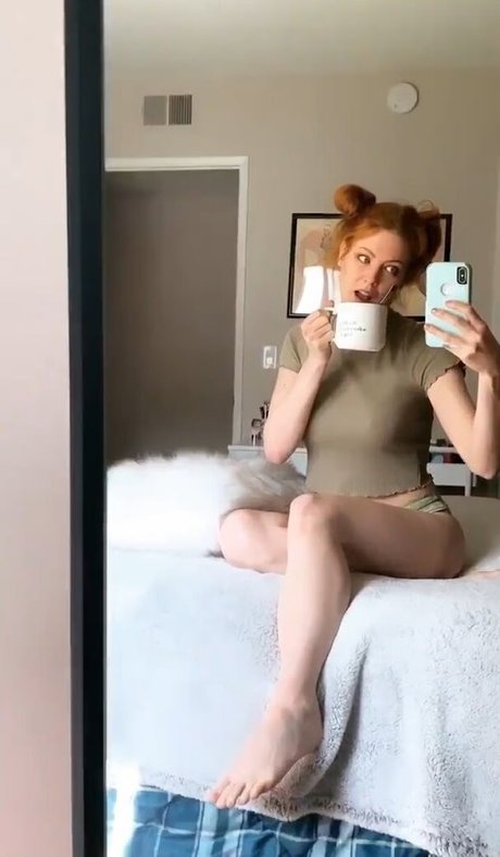 Maidofmight modèle érotique archive