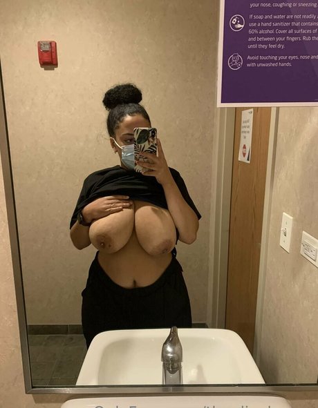 theolivebunny actrice de nus des photos