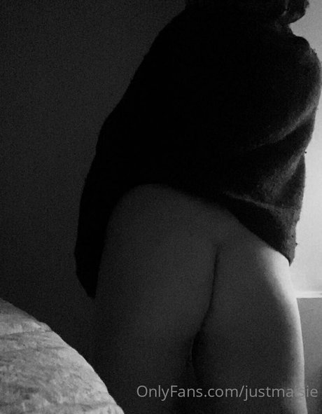 justmaisie star du porno nue des photos