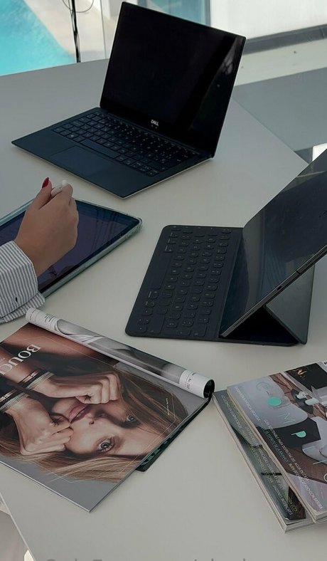 ainabarcons modèle magnifique photo