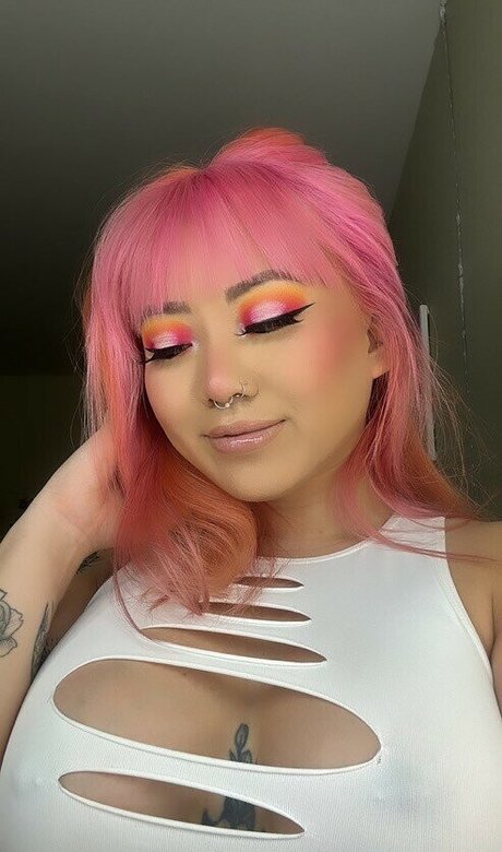 Edmthotiana actrice érotique galerie