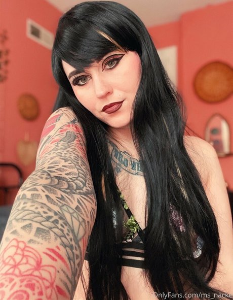 ms nacke modèle pornographique photos