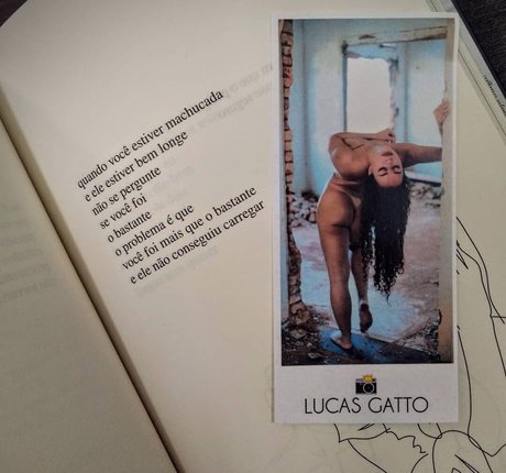 Rafaela Moreira haut modèle galeries