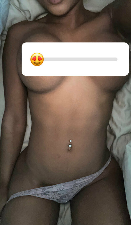 gros seins ébène onlyfans belle haute qualité images