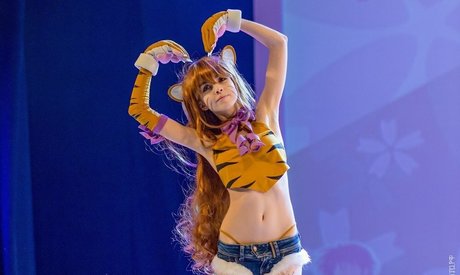 Yuumi SG actrice pornographique archive