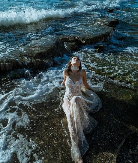 Agam Marmour actrice libre des photos