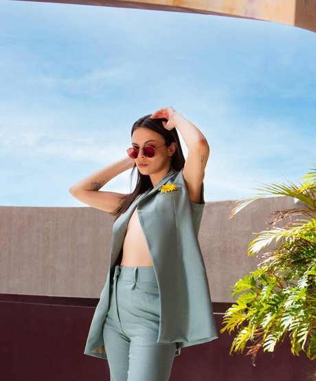 Agam Marmour modèle de sexe images