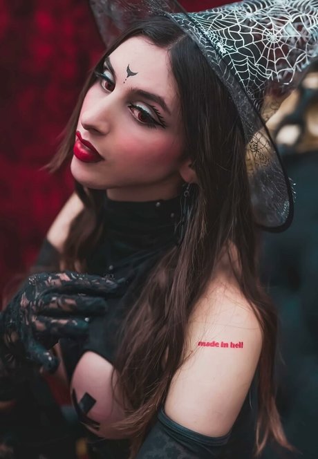 Jessica Cherry Cerise étoile érotique image