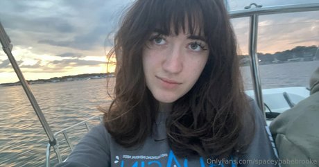 spaceybabebrooke belle étoile galerie