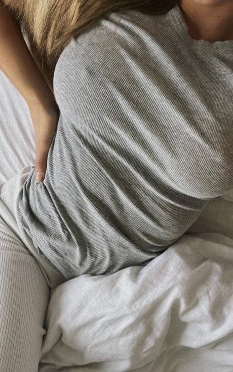 Victoria N modèle sexy photo