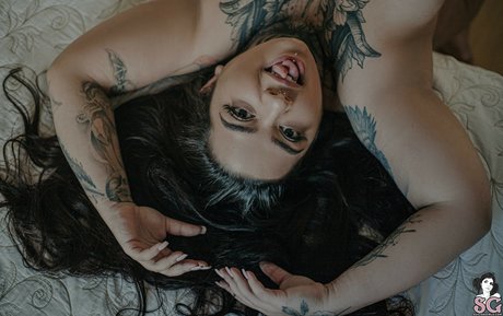 Satturne actrice xxx des photos