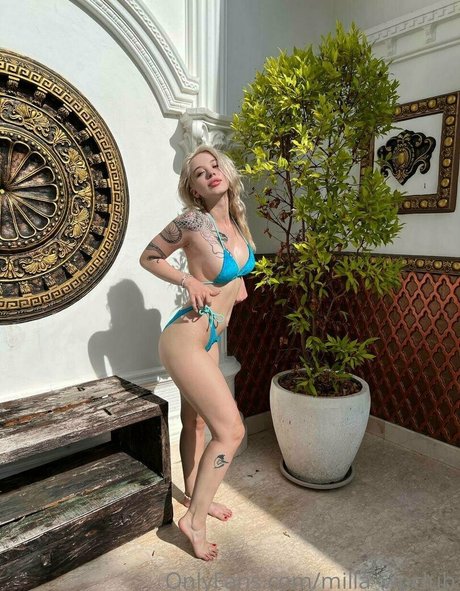 milla vipclub étoile nue des photos