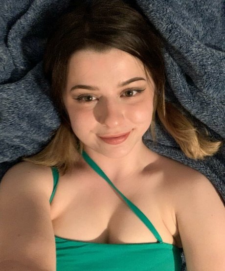 Aveykitty actrice exclusive images