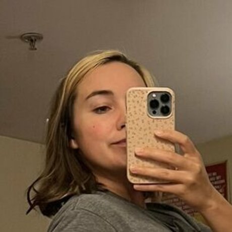 Erin Postsoffice star exclusive image