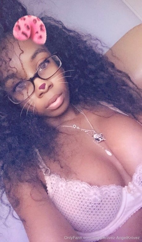 angelknivez modèle artistique des photos