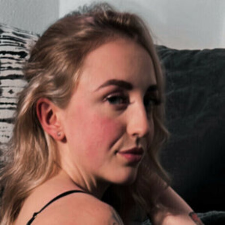 justpeechi haut modèle galerie