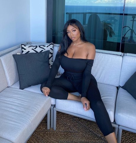 Vivi Panamera modèle porno galeries