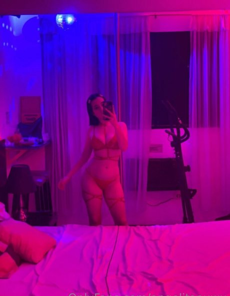 Angelitaauwu nus star du porno image
