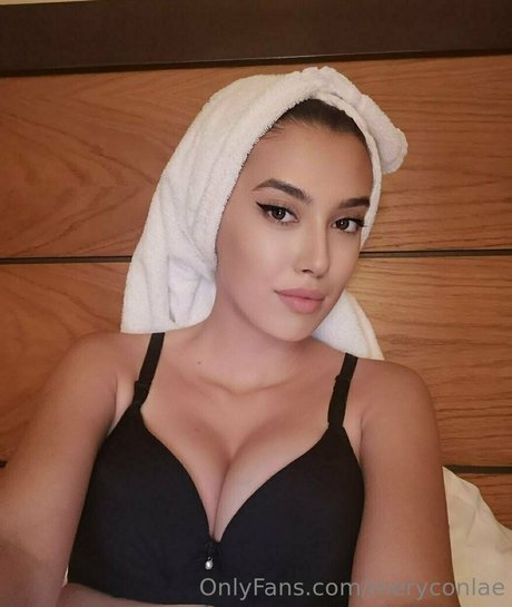 meryconlae actrice sexy photos