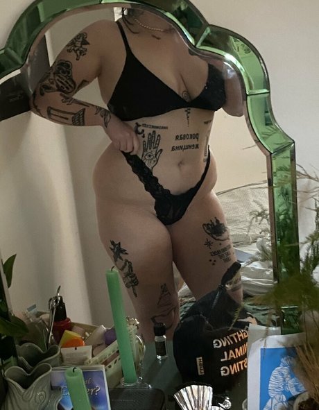 arianalgrande belle star du porno des photos