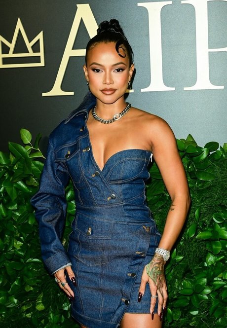 Karrueche sexe star du porno collection