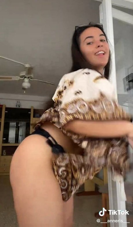 Anneris18 star du porno adulte photo