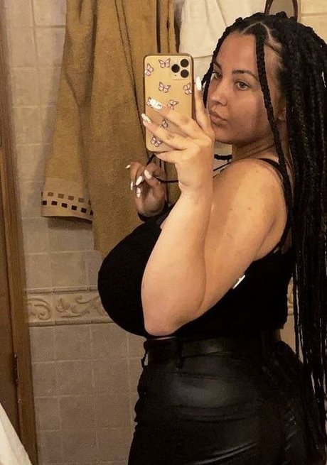 Anneris18 étoile érotique galerie