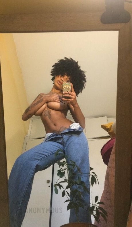 Molive actrice érotique des photos