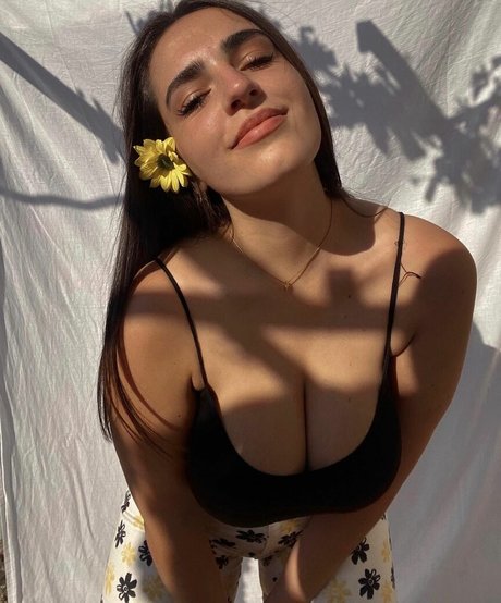 bmyp 2 actrice chaude img