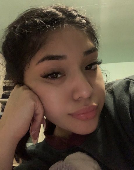 grand-mère britannique onlyfans haut hd images