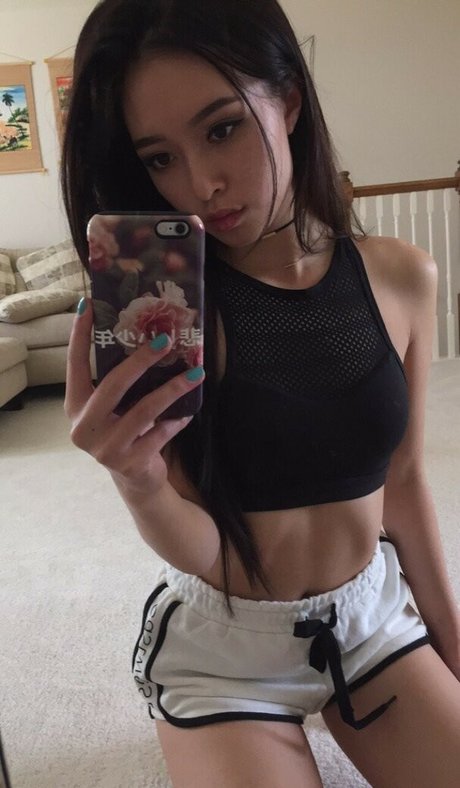 basedlilv actrice de nus des photos