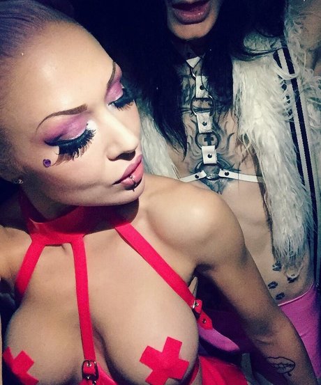 My Little Vronie modèle érotique galeries