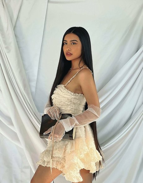 eyoung modèle chaud img