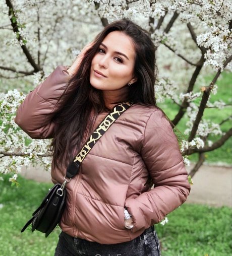 polinavolkova modèle sexy img