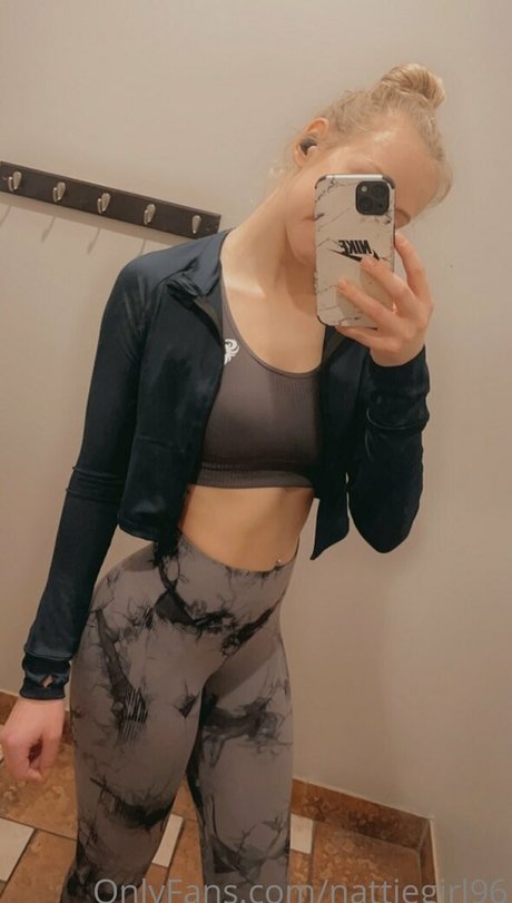 nattiegirl96 art modèle galerie