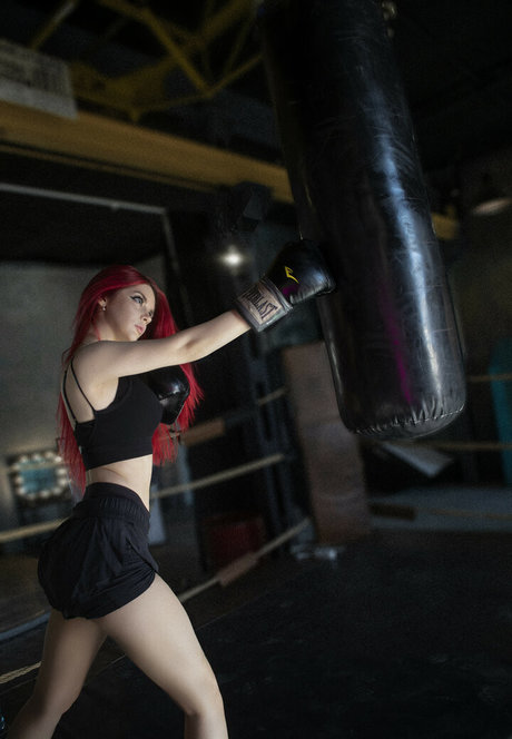 Angie Strelnikova actrice chaude des photos