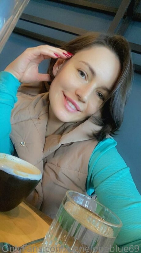 penelopeblue69 modèle de haute qualité photo