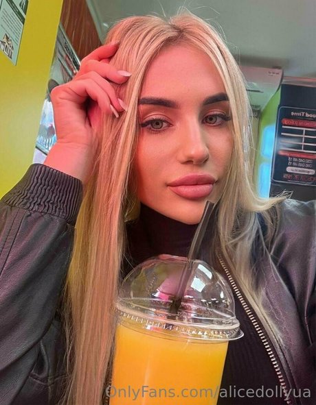 alicedollyua star du porno de haute qualité image