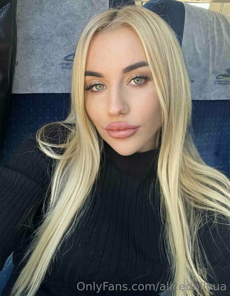 alicedollyua modèle adulte archive