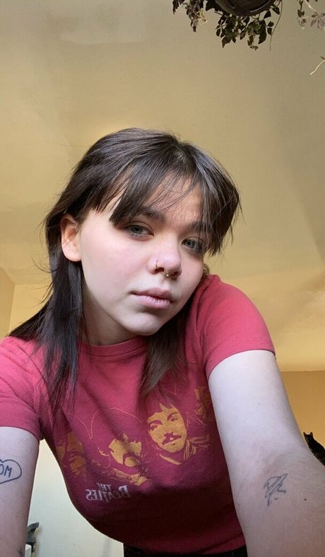 nikkiinatural belle actrice des photos