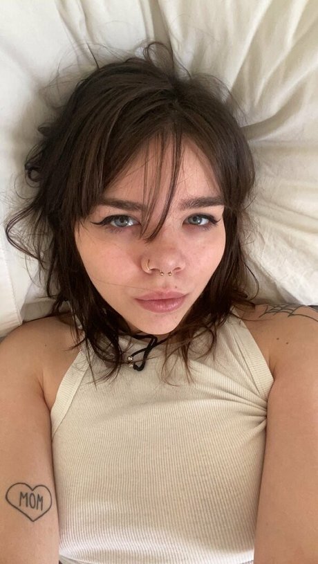 nikkiinatural star du porno belle photo