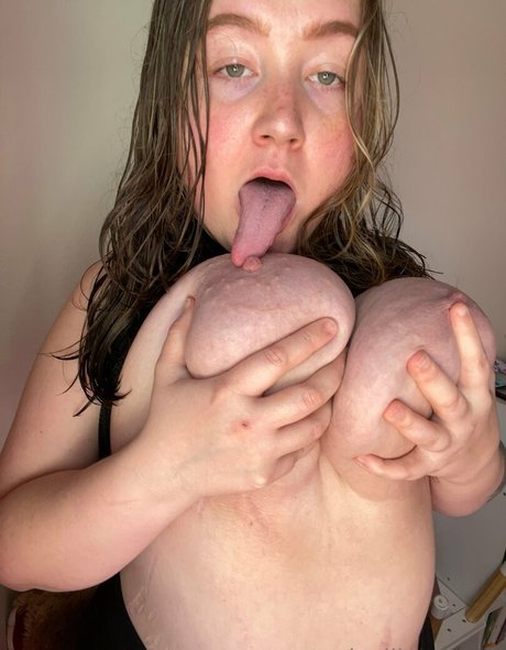 toxicallietongue actrice érotique img