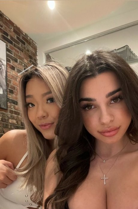 fans avec les yeux bandés belle haute qualité photo