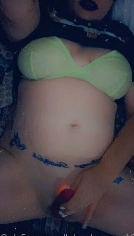 lovegiantess modèle sympa des photos